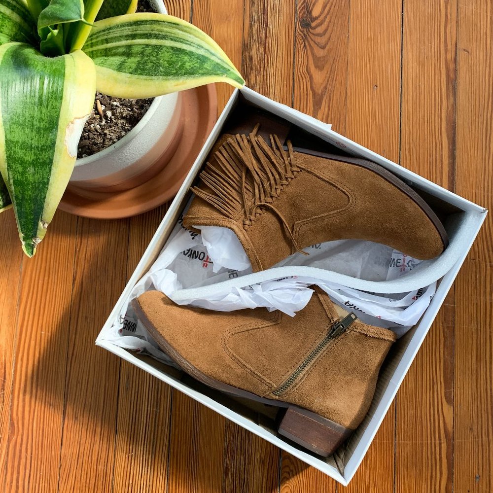 Minnetonka ankle boots with fringe